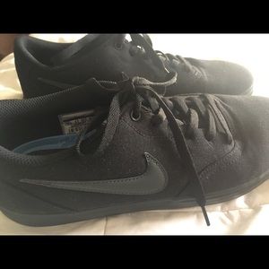 Men’s Nike SB size 10.5